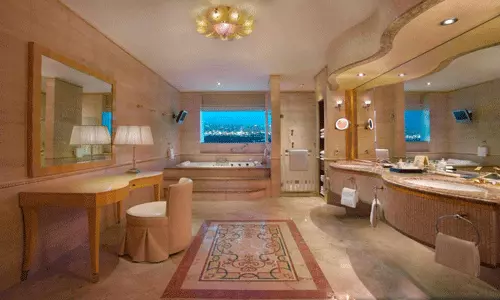 گرند حیات دبی